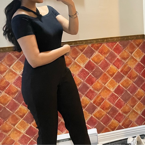 Black t shirt off-shoulders - Picture 8 of 8